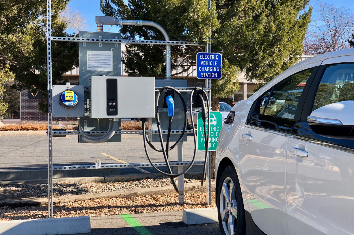 Harnessing the Power of IIoT: How Data Collection and Transmission Revolutionize EV Charge Stations